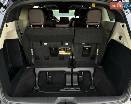 Синий Тойота Сиенна, объемом двигателя 2.49 л и пробегом 16 тыс. км за 59500 $, фото 54 на Automoto.ua