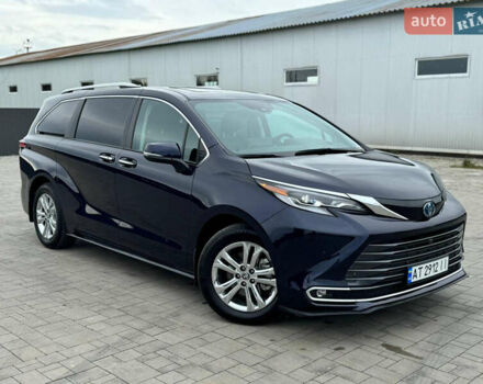 Синий Тойота Сиенна, объемом двигателя 2.49 л и пробегом 16 тыс. км за 59500 $, фото 2 на Automoto.ua