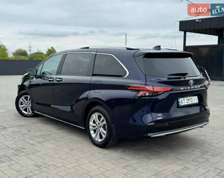 Синий Тойота Сиенна, объемом двигателя 2.49 л и пробегом 16 тыс. км за 59500 $, фото 3 на Automoto.ua