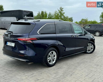Синий Тойота Сиенна, объемом двигателя 2.49 л и пробегом 16 тыс. км за 59500 $, фото 1 на Automoto.ua