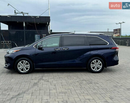 Синий Тойота Сиенна, объемом двигателя 2.49 л и пробегом 16 тыс. км за 59500 $, фото 4 на Automoto.ua