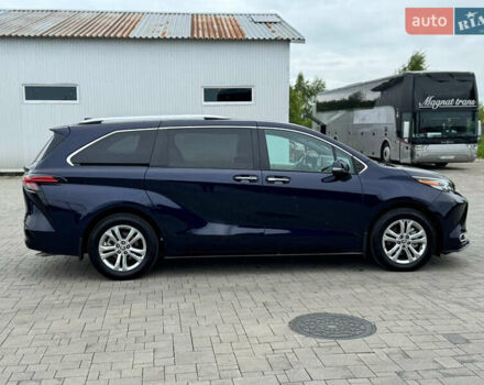 Синий Тойота Сиенна, объемом двигателя 2.49 л и пробегом 16 тыс. км за 59500 $, фото 6 на Automoto.ua