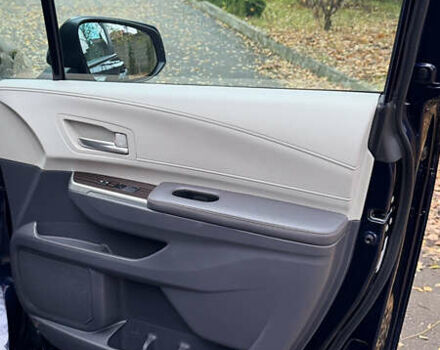 Синий Тойота Сиенна, объемом двигателя 2.49 л и пробегом 20 тыс. км за 62500 $, фото 18 на Automoto.ua