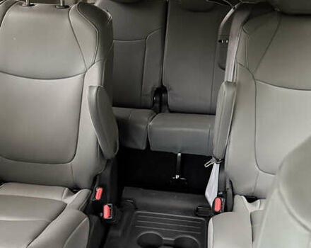 Синий Тойота Сиенна, объемом двигателя 2.49 л и пробегом 20 тыс. км за 62500 $, фото 6 на Automoto.ua