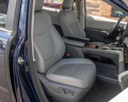 Синий Тойота Сиенна, объемом двигателя 2.5 л и пробегом 21 тыс. км за 26000 $, фото 8 на Automoto.ua