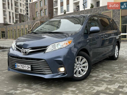 Синий Тойота Сиенна, объемом двигателя 3.46 л и пробегом 143 тыс. км за 21300 $, фото 1 на Automoto.ua