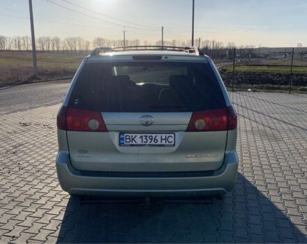 Зеленый Тойота Сиенна, объемом двигателя 3.5 л и пробегом 350 тыс. км за 6600 $, фото 2 на Automoto.ua