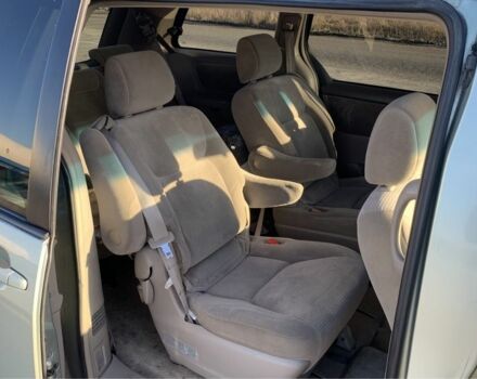 Зеленый Тойота Сиенна, объемом двигателя 3.5 л и пробегом 350 тыс. км за 6600 $, фото 3 на Automoto.ua