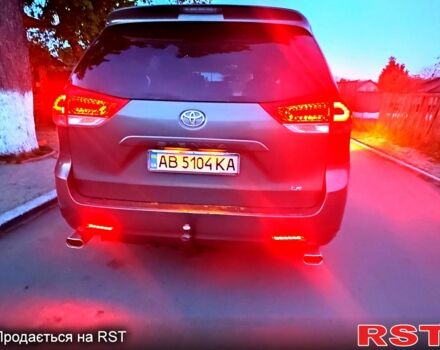 Зеленый Тойота Сиенна, объемом двигателя 3.5 л и пробегом 295 тыс. км за 16500 $, фото 8 на Automoto.ua