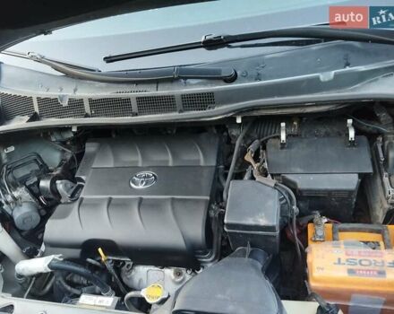 Зелений Тойота Сієнна, об'ємом двигуна 3.5 л та пробігом 295 тис. км за 16500 $, фото 9 на Automoto.ua