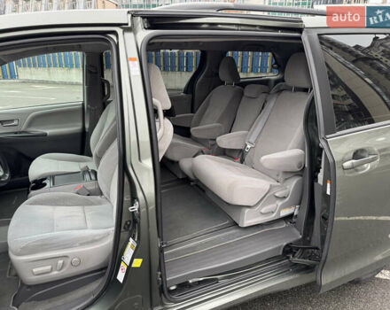 Зеленый Тойота Сиенна, объемом двигателя 3.5 л и пробегом 167 тыс. км за 23500 $, фото 20 на Automoto.ua