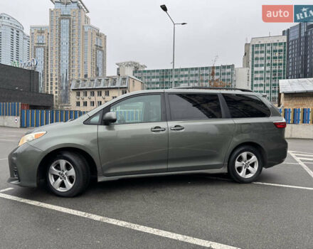 Зеленый Тойота Сиенна, объемом двигателя 3.5 л и пробегом 167 тыс. км за 23500 $, фото 3 на Automoto.ua