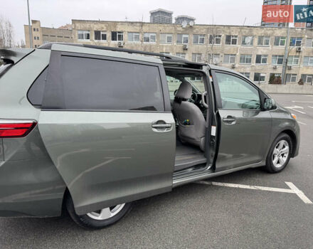 Зеленый Тойота Сиенна, объемом двигателя 3.5 л и пробегом 167 тыс. км за 23500 $, фото 28 на Automoto.ua