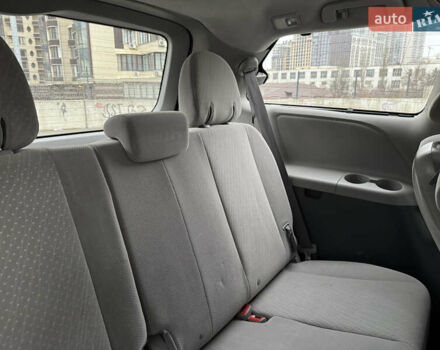 Зеленый Тойота Сиенна, объемом двигателя 3.5 л и пробегом 167 тыс. км за 23500 $, фото 26 на Automoto.ua