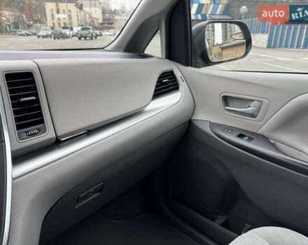 Зеленый Тойота Сиенна, объемом двигателя 3.5 л и пробегом 167 тыс. км за 23500 $, фото 46 на Automoto.ua