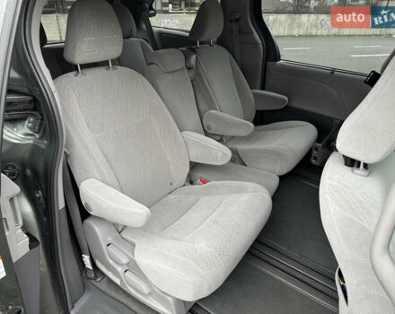 Зеленый Тойота Сиенна, объемом двигателя 3.5 л и пробегом 167 тыс. км за 23500 $, фото 23 на Automoto.ua