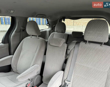 Зеленый Тойота Сиенна, объемом двигателя 3.5 л и пробегом 167 тыс. км за 23500 $, фото 22 на Automoto.ua