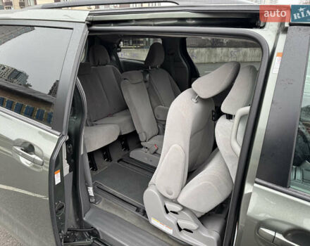 Зеленый Тойота Сиенна, объемом двигателя 3.5 л и пробегом 167 тыс. км за 23500 $, фото 25 на Automoto.ua