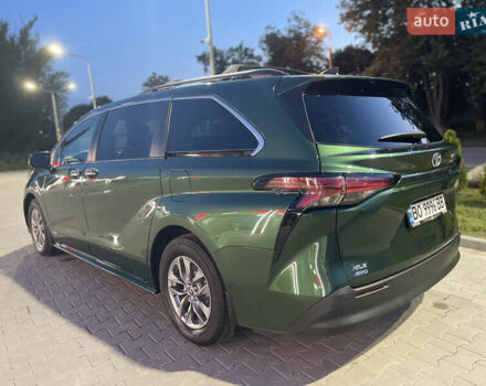 Зелений Тойота Сієнна, об'ємом двигуна 2.49 л та пробігом 165 тис. км за 39550 $, фото 3 на Automoto.ua