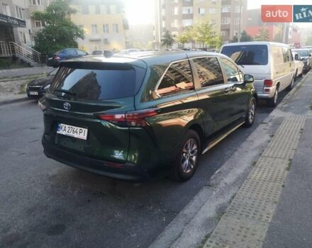 Зеленый Тойота Сиенна, объемом двигателя 2.49 л и пробегом 160 тыс. км за 29000 $, фото 2 на Automoto.ua