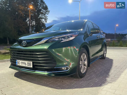 Тойота Сієнна 2021 у Тернополі на Automoto.ua Зелений Тойота Сієнна, об'ємом двигуна 2.49 л та пробігом 165 тис. км за 39996 $, фото 1 на Automoto.ua
