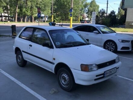 Тойота Старлет 1990 в Одессе на Automoto.ua Белый Тойота Старлет, объемом двигателя 1.3 л и пробегом 270 тыс. км за 2500 $, фото 1 на Automoto.ua