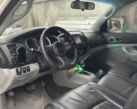 Белый Тойота Такома, объемом двигателя 2.7 л и пробегом 270 тыс. км за 9500 $, фото 12 на Automoto.ua