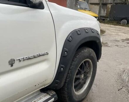 Белый Тойота Такома, объемом двигателя 2.7 л и пробегом 270 тыс. км за 9500 $, фото 9 на Automoto.ua