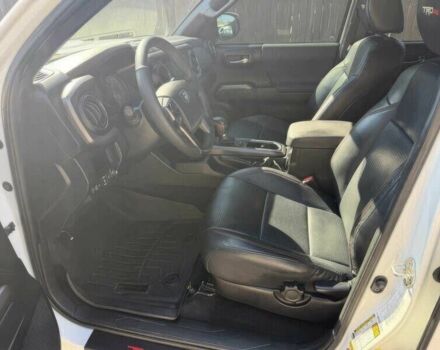 Белый Тойота Такома, объемом двигателя 3.5 л и пробегом 39 тыс. км за 22000 $, фото 8 на Automoto.ua