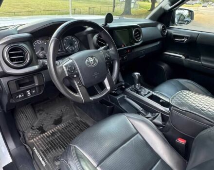 Белый Тойота Такома, объемом двигателя 3.5 л и пробегом 41 тыс. км за 14000 $, фото 9 на Automoto.ua