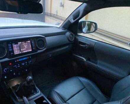 Белый Тойота Такома, объемом двигателя 2.7 л и пробегом 67 тыс. км за 14000 $, фото 2 на Automoto.ua