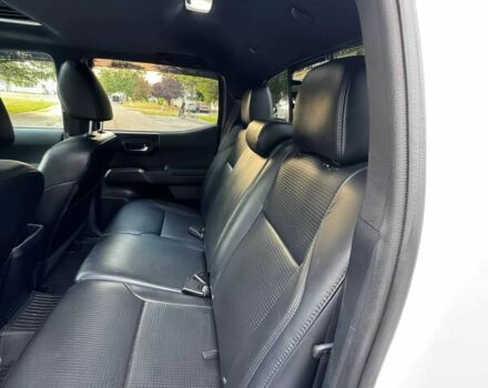 Белый Тойота Такома, объемом двигателя 3.5 л и пробегом 41 тыс. км за 14000 $, фото 12 на Automoto.ua