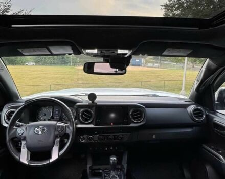 Белый Тойота Такома, объемом двигателя 3.5 л и пробегом 41 тыс. км за 14000 $, фото 10 на Automoto.ua