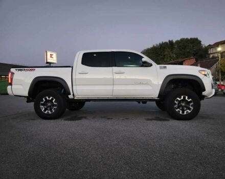 Белый Тойота Такома, объемом двигателя 2.7 л и пробегом 67 тыс. км за 14000 $, фото 10 на Automoto.ua