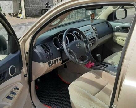 Бежевый Тойота Такома, объемом двигателя 4 л и пробегом 182 тыс. км за 11200 $, фото 4 на Automoto.ua