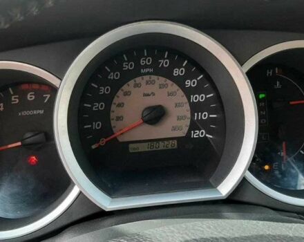 Бежевый Тойота Такома, объемом двигателя 4 л и пробегом 182 тыс. км за 11200 $, фото 3 на Automoto.ua