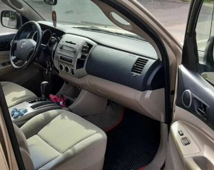 Бежевый Тойота Такома, объемом двигателя 4 л и пробегом 182 тыс. км за 11200 $, фото 5 на Automoto.ua