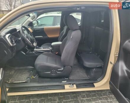 Бежевый Тойота Такома, объемом двигателя 2.69 л и пробегом 81 тыс. км за 23500 $, фото 9 на Automoto.ua