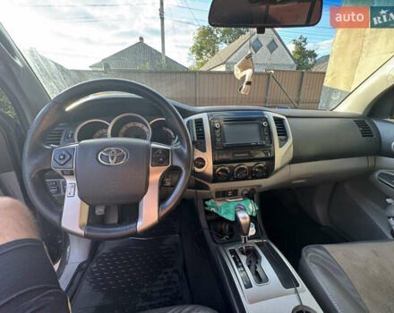 Черный Тойота Такома, объемом двигателя 2.69 л и пробегом 212 тыс. км за 19000 $, фото 8 на Automoto.ua