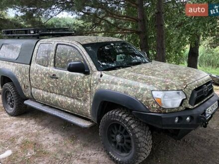 Тойота Такома 2015 у Дніпро (Дніпропетровську) на Automoto.ua Червоний Тойота Такома, об'ємом двигуна 2.7 л та пробігом 132 тис. км за 22300 $, фото 1 на Automoto.ua