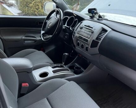 Серый Тойота Такома, объемом двигателя 4 л и пробегом 227 тыс. км за 4506 $, фото 6 на Automoto.ua