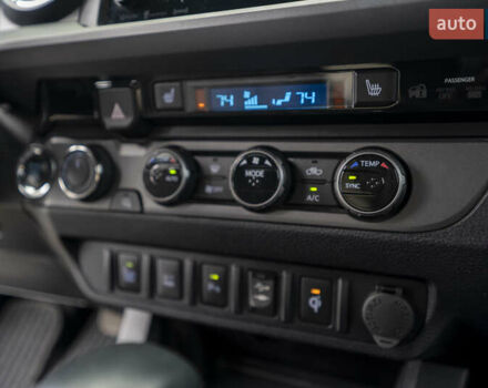 Сірий Тойота Такома, об'ємом двигуна 3.46 л та пробігом 55 тис. км за 24900 $, фото 33 на Automoto.ua