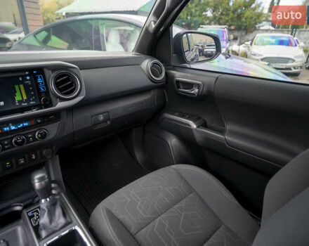 Сірий Тойота Такома, об'ємом двигуна 3.46 л та пробігом 55 тис. км за 24900 $, фото 29 на Automoto.ua