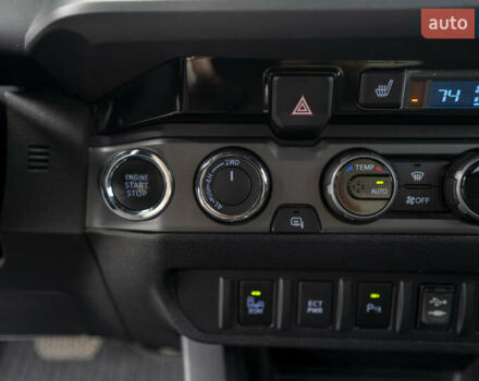 Сірий Тойота Такома, об'ємом двигуна 3.46 л та пробігом 55 тис. км за 24900 $, фото 32 на Automoto.ua