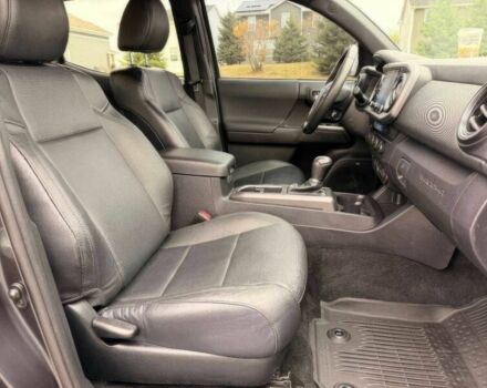 Серый Тойота Такома, объемом двигателя 3.5 л и пробегом 10 тыс. км за 23000 $, фото 7 на Automoto.ua