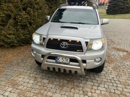 Тойота Такома 2011 в Яворове на Automoto.ua Серый Тойота Такома, объемом двигателя 4 л и пробегом 227 тыс. км за 4506 $, фото 1 на Automoto.ua