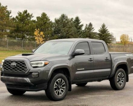 Серый Тойота Такома, объемом двигателя 3.5 л и пробегом 10 тыс. км за 23000 $, фото 1 на Automoto.ua