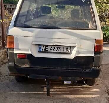 Білий Тойота Таун Айс, об'ємом двигуна 1.5 л та пробігом 500 тис. км за 900 $, фото 1 на Automoto.ua