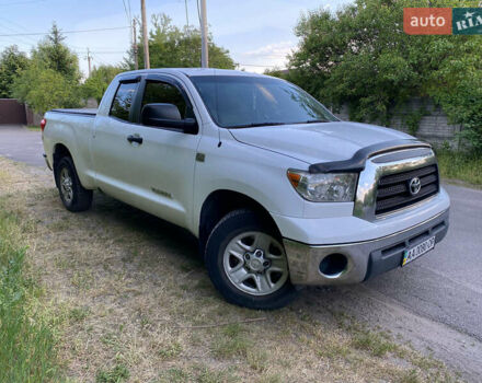 Білий Тойота Тундра, об'ємом двигуна 4.7 л та пробігом 157 тис. км за 16300 $, фото 5 на Automoto.ua