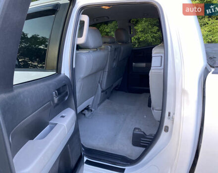 Білий Тойота Тундра, об'ємом двигуна 4.7 л та пробігом 157 тис. км за 16300 $, фото 18 на Automoto.ua